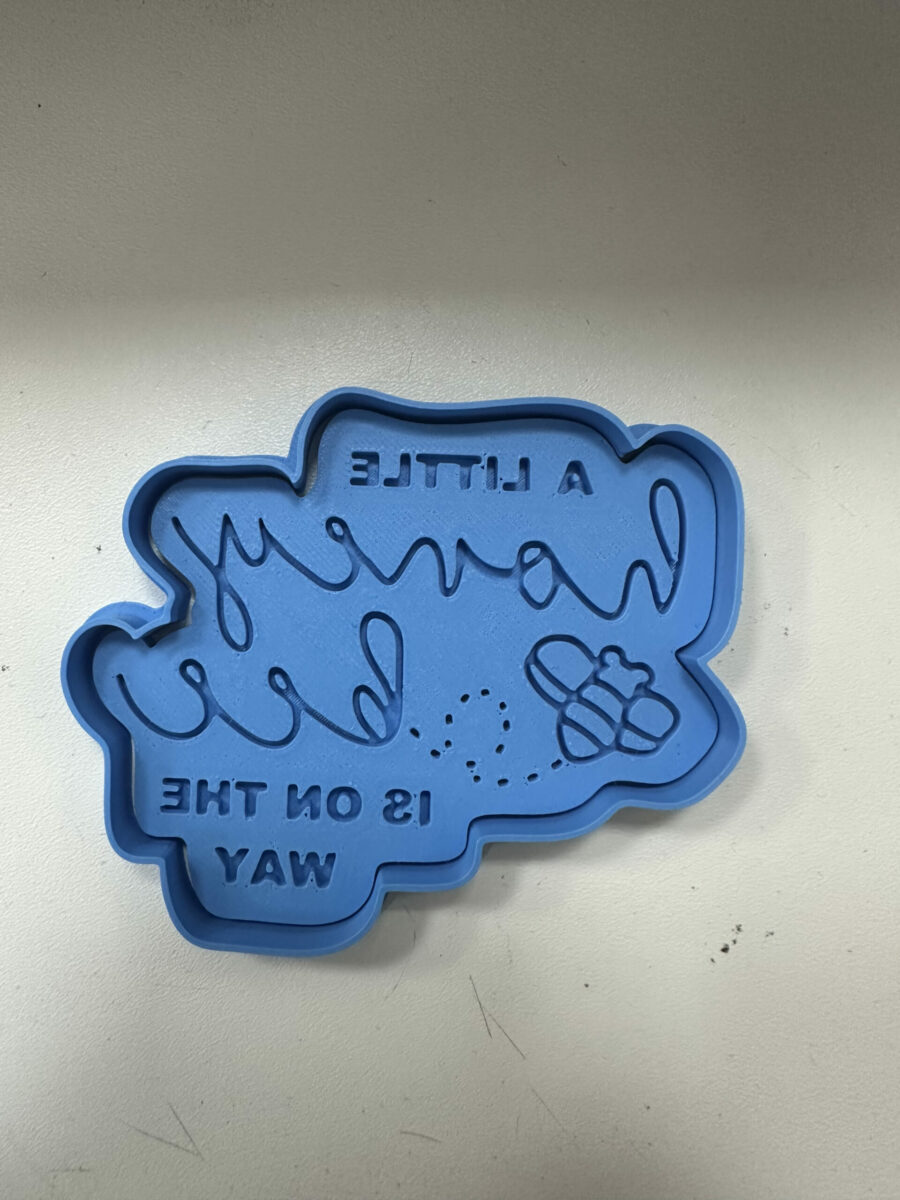 a little honey bee is on the way stampino per biscotti cookie cutter
