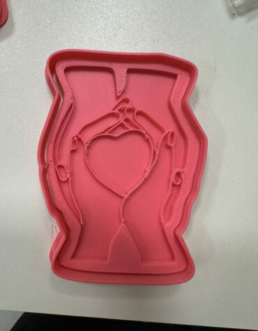 due mani con cuore stampino per biscotti cookie cutter