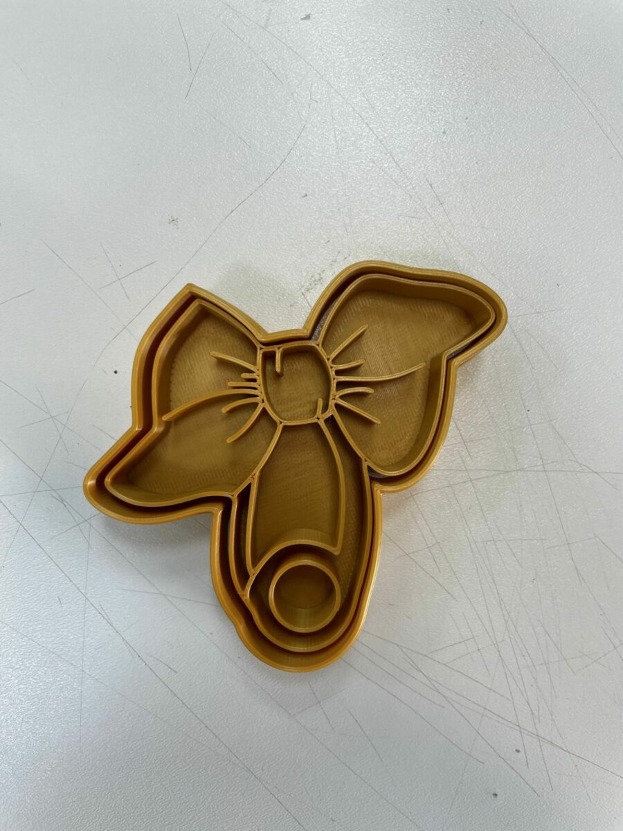 Fiocco con molletta spilla da balia Cookie Cutter Fondant Biscuit Icing Bake stampino biscotti