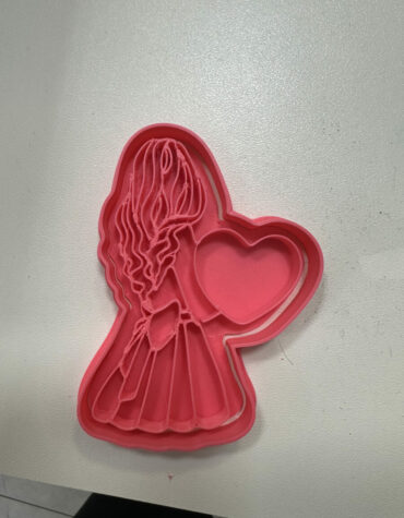 ragazza con cuore a destra stampino per biscotti cookie cutter