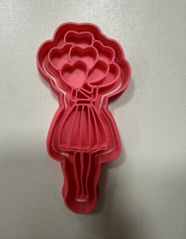 ragazza con palloncini cuore stampino per biscotti cookie cutter san valentino