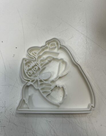 masha e orso si abbracciano stampino per biscotti cookie cutter
